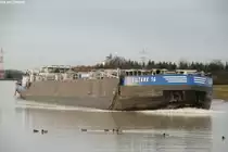 Name: Eiltank 16
ex. Name: Hansa 9 & Eiltank 16
gemeldet in: Duisburg
Nationalit�t: Deutsch
Europanummer: 04302510
L�nge: 86m
Breite: 9,5m
Tiefgang: 2,72m
Tonnage: 1373t
Eichnr.: DUD 1780
Maschinenleistung: 1000 PS
Maschinen-Hersteller: Deutz
Baujahr: 1973
Erbaut in: Bodenwerder
Bauwerft: Arminiuswerft

Aufgenommen in Riesenbeck zu Berg im November 2010.
