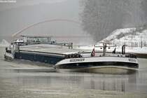 Name: Mededinger
gemeldet in: Nieuwegein
Nationalit�t: Niederl�ndisch
EuNr.: 2206633 
L�nge: 85m
Breite: 9,50m
Tonnage: 1655t

Aufgenommen in Riesenbeck zu Berg im Dezember 2010.