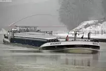 Name: Mededinger
gemeldet in: Nieuwegein
Nationalit�t: Niederl�ndisch
EuNr.: 2206633 
L�nge: 85m
Breite: 9,50m
Tonnage: 1655t

Aufgenommen in Riesenbeck zu Berg im Dezember 2010.