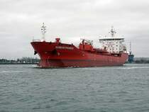 Der Tanker  Harbour Progress  Hh Madeira, Flagge Portugal, hier auslaufend vom Rostocker Seehafen kommend in Richtung See. L 162 m, B 23 m, IMO-Nr. 9572745, Rufzeichen CQNY