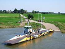 Kleine Fhre auf der Ijssel bei Dieren;100906