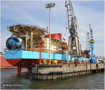 Das lbohrschiff  Maersk Curlew  am 15.08.2009 bei Blohm+Voss in Hamburg.
L:236m / B:40m / IMO 8124046 