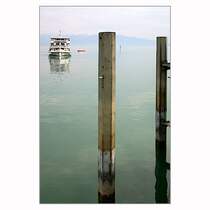 Die  MS Karlsruhe  kurz vor dem Anlegen in Wasserburg. Aufgrund des niedrigen Wasserstandes, musste das Schiff hier �ber den Bug verlassen und eingestiegen werden. 24.4.2007 (Matthias)