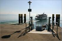 Ablegen der  MS Karlsruhe  von der Anlegestelle Kressbronn. 26.4.2007 (Matthias)