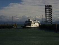 Eine Bodenseef�hre f�hrt in Friedrichshafen ein