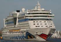 Die AIDA Diva am 22.04.2007 im Hamburger Hafen.