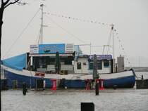 es k�nnte beim Fischbr�tchen kaufen zu nassen F��en kommen
Stralsund 21.03.07