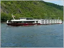 Das Fahrgastschiff  SERENADE  bietet 134 G�sten platz, Immo 02326953, Bj 2005, L 108 m, B 11,40 m. Aufgenommen in der n�he von Boppard am 24.06.2011.