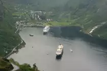 M/S  Mein Schiff II  und M/S  Costa Deliziosa  in Geiranger; 27.05.2011