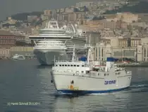 ADEONA   IMO 7717298 am 20.5.2011 auslaufend Neapel, Italien -
F�hrschiff / L�a. 69,6m, B 14,03m, Tg. 3,62m / BRT 984 / 1 Diesel 12-Zyl., 3.707 kW, 16,5 kn / 60 Fahrzeuge, 1.250 Pass. / 1980 bei Luigi Orlando, Livorno, Italien / seitdem im Einsatz Neapel – Capri – Ischia / Reederei: Caremar, Neapel /
