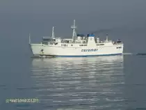 DRIADE   IMO 7717303 am 20.5.2011 auslaufend Neapel, Italien -
F�hrschiff / L�a. 69,6m, B 14,03m, Tg. 3,62m / BRT 984 / 1 Diesel 12-Zyl., 3.707 kW, 16,5 kn / 60 Fahrzeuge, 1.000 Pass. / 1980 bei Luigi Orlando, Livorno, Italien / setdem im Einsatz Neapel – Capri – Ischia /
