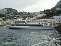 NAPOLI JET  IMO 9048873 am 15.5.2011 im Hafen von Capri, Italien -
F�hre / BRT 367 / L�a 41,6m, B 7,8m, Tg. 1,1m /  MTU-Diesel, 2.520 kW / 1991 bei Marineteknik, �sthammar, Norwegen /
