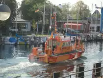 KLAASHAHN  am 6.5.2011 einlaufend Warnem�nde, im Alten Strom –
Lotsenboot / L�a 15,0m, B 4,4m, Tg. 1,28m / 2 MWM 6-Zyl. Diesel � 245 kW, 2 Festpropeller, 15 kn / 1994 bei Fassmer, Berne, Deutschland / 
