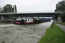 Die Berlin D, am Mittelandkanl bei Hannover/Grabsen am 04.07.2011