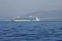 Die Independence of the Seas am 05.07.2011 in der Stra�e von Gibraltar