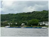 Schubschiff  CENTURY II  schiebt seine Last Rheinaufw�rts an Koblenz vorbei. 23.06.2011