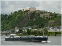 Am 23.06.2011 f�hrt das Tankschiff  Liberty  an der Festung Ehrenbreitstein vorbei. Schiffsdaten: Bj 2010, L 84,65 m, B 9,50 m, T 1601, Euronr 04808710.