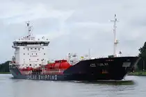 Tanker Aziz Torlak IMO-Nummer:9558763 Flagge:Marshall Inseln L�nge:114.0m Breite:18.0m Baujahr:2010 Bauwerft:Torlak Shipyard,Istanbul T�rkei am 26.06.11 im Nord-Ostsee-Kanal. 