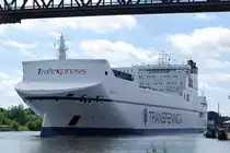 Die Kraftca IMO-Nummer:9307360 Flagge:Niederlande L�nge:205.0m Breite:26.0m Baujahr:2006 Bauwerft:Stocznia Szczecinska Nowa,Stettin Polen aufgenommen am 26.06.11 an der Eisenbahnhochbr�cke Rendsburg auf dem Nord-Ostsee-Kanal. 