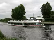 MS Bellevue der Reederei Winkler am 15.07.2011 im Westhafenkanal kurz v.d. M�rschbr�cke in Berlin-Charlottenburg.