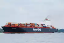 Die Toronto Express IMO-Nummer:9253727 Flagge:Gro�britannien L�nge:294.0m Breite:32.0m Baujahr:2003 Bauwerft:Daewoo Shipbuilding&Marine Engineering,Geoje S�dkorea aufgenommen auf der Elbe bei L�he am 10.07.11