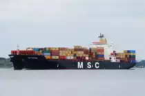 Die MSC Christina IMO-Nummer:9161297 Flagge:Malta ex Panama L�nge:243.0m Breite:33.0m Baujahr:1998 Bauwerft:Samsung Shipbuilding&Heavy Industries,Seoul S�dkorea verl�sst den Hamburger Hafen am 10.07.11 aufgenommen bei L�he.