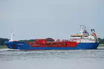 Der Tanker Orabelt IMO-Nummer:9486207 Flagge:Zypern L�nge:90.0m Breite:15.0m Baujahr:2009 Bauwerft:Yangzi Shipbuilding,Yizheng China auslaufend aus Hamburg bei L�he am 10.07.11