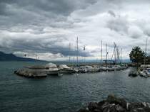 Bei schlechtem Wetter ist es ruhig im Hafen von Vevey-La Tour.
(29.05.2007)
