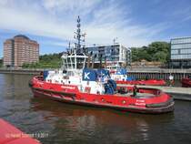 RT CLAIRE (IMO 9320817) am 1.6.2011, Hamburg, Schlepperponton Neum�hlen /
Schlepper / GT 343 / L�a 27,7 m, B 11,2 m, Tg 5,8 m / 3 Niigata 6L 25HX Diesel,  3969 kW, 3 x Z-drives Niigata ZP-21 FP, 12 kn, Pfahlzug 65 t / gebaut 2005 /
