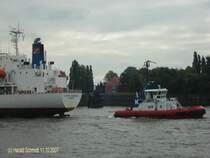 TUMAK   (1994) (Kotug)  (IMO 8521127) am 11.10.2007; Hamburg, Assistensschlepper f�r „Coral Mermaid“ /
Ex Germania (1987-1994)
Schlepper / BRZ 245 / L�a 27,58 m, B 9,10 m, Tg. 5,37 m / 2.370 kW, 10,8 kn, Pfahlzug 40,0 t /
1987 bei Cantiere Navale 'Ferrari' S.p.A., La Spezia, Italy
