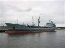 Betriebsstofftransporter der Klasse 704 Spessart (A 1442) der Deutschen Marine im Marinest�tzpunkt in Kiel, aufgenommen im Juli 2005 bei einer Hafenrundfahrt.