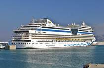 Hier AIDAsol auf ihrem Weg von Santa Cruz de Tenerife nach Santa Cruz de Tenerife, sie lag am 23.12.2011 in Tanger.