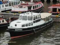 BAUMWALL  am 16.8.2011 im Binnenhafen , Hamburg /
ehem. Zollbarkasse / L�a 16,1 m, B 3,26 m, Tg 0,98 m / 1954 bei G.C. Jensen, Hamburg, 1 Diesel, 6-Zyl., 75 PS, 10,3 kn / 2011 im Museumshafen Hamburg, Hafencity /
