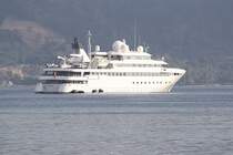 Die 91m Yacht  LAUREN L , IMO 9246827 am 08.Jänner 2012 in der Patong Bay. 
