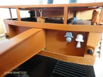 KARL MORITZ (Detail) am 7.5.2011, Baufortschritt: Ansicht Schlepphakenlager mit Hydraulikd�mpfung  und Alarmeinrichtungen /
Modell des Hafenschleppers  Karl Moritz  ex  Fairplay I  im Ma�stab 1:33 z.Zt. im Bau, entsteht aus dem HEGI-Baukasten  Fairplay V . 
