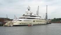 Die russ. Megayacht  PELORUS  IMO 8977273 liegt im L�becker Hansahafen...  Aufgenommen: 3.6.2006