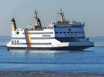 WDR F�hre Nordfriesland VI am 01.10.2011 vom Anleger Dageb�ll aus fotografiert. An diesem Tag war extremes Niedrigwasser, so das die Schiffe in einer Reihe vor Dageb�ll warten mussten bis sie anlegen konnten. Daher die Fotos von der Rungholt, Nordfriesland, Uthlande IV und der Insel Amrum an fast derselben Position.