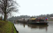 ELK, L�beck-Klughafen, GMS ATHENA ENI 08451042, L�nge:79.97m, Breite:9,35 m. EX; LABE 5 bis 2002 und MN 11605 bis 1990. Baujahr: 1973...
Aufgenommen: 19.1.2012