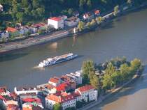  Kristallschiff bei einer  Erlebnisrundfahrt  auf der Donau kurz vor der Einm�ndung von Ilz und Inn.   070616
