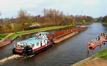 Der SCHUBER 2434 ENI 05603720 schiebt seine 3 GLS in Richtung Klughafen Lbeck.
Aufgenommen: 15.4.2012.  Vor genau 100 Jahren sank die TITANIC im Nordatlantik nach der Kollision mit einem Eisberg!
