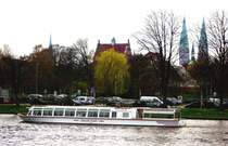 MS LBECK der Quandt-Reederei in Lbeck auf Rundfahrt durch den Klughafen...
Aufgenommen: 15.4.2012