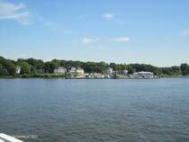 Hamburg am 24.7.2012: Unterelbe mit Blick auf Teufelsbr�ck