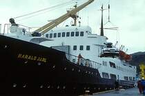 M/S  Harald Jarl  - Autoverladung am Kai von Bod�; 03.06.2000, nordgehend