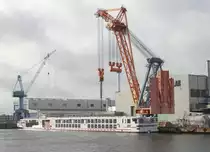 3.11.2013 Warnem�nde. Viking Buri 