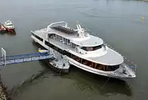 FGS  Poseidon  am Liegeplatz auf dem Rhein in Bonn - 28.09.2013