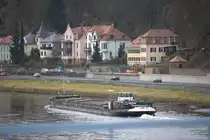 Labe 25 , stromauffahrend , nach dem Durchqueren der Eisenbahnbrücke Meißen.
01.12.2013 14:48 Uhr.