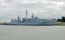 Die Fregatte  BREMEN  F 207 , das Typschiff dieser Klasse ,gebaut auf der Bremer
Vulkan-Werft mit Indienststellung 1982 , hier am Marinestützpunkt in WHV liegend ,
Ausserdienststellung voraussichtlich März 2014 .Foto von Sept.2013