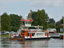 Nachdem der Schiffsconvoi auf dem Nord- Ostsee vorbeigefahren ist kann die F�hre K�strin  vom Anleger am Schacht-Audorf ablegen und den normalen Betrieb bis zur n�chsten Schiffspassage aufnehmen.  18.09.2013