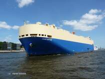 GRAND NEPTUN (IMO 9303209) am 3.6.2013, Hamburg auslaufend, Höhe Neumühlen /
Autotransporter / BRZ 59.217 / Lüa 199,9 m, B 32,26 m, Tg 9,6 m / 14.280 kW, 19,8 kn / Kapazität: 6.400 Kfz / gebaut 2006 in Japan / Flagge + Heimathafen: Panama
