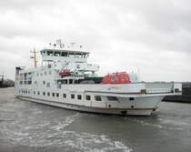 F�hre  FRISIA I  kurz vor der Anlegestelle Norddeich-Mole, hier dreht sie noch um 180�, um r�ckw�rts an die Anlegestelle anzudocken. 08.11.07